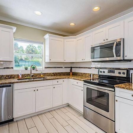 탬파 Beautiful Pool House In Old Seminole Heights! 빌라 외부 사진
