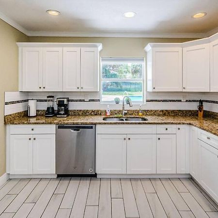 탬파 Beautiful Pool House In Old Seminole Heights! 빌라 외부 사진