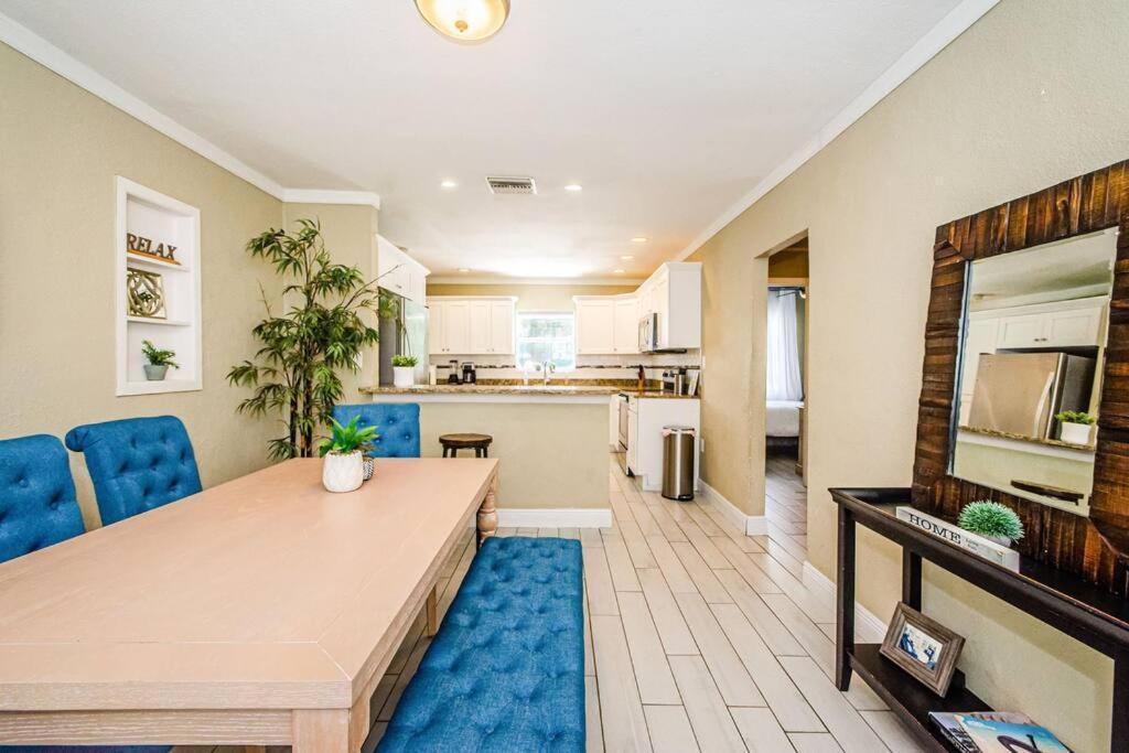 탬파 Beautiful Pool House In Old Seminole Heights! 빌라 외부 사진