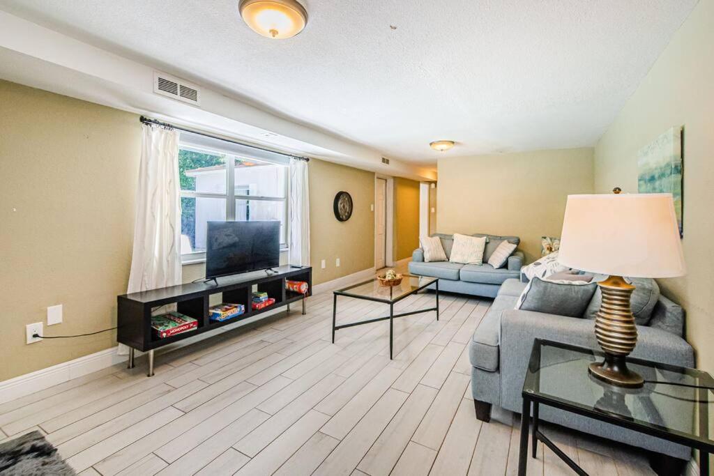 탬파 Beautiful Pool House In Old Seminole Heights! 빌라 외부 사진