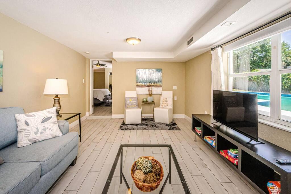 탬파 Beautiful Pool House In Old Seminole Heights! 빌라 외부 사진