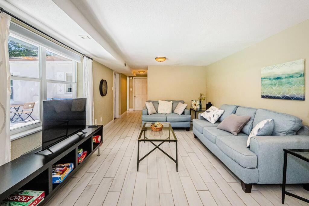 탬파 Beautiful Pool House In Old Seminole Heights! 빌라 외부 사진