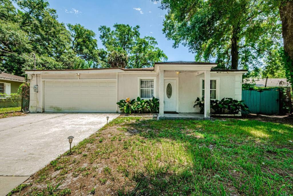 탬파 Beautiful Pool House In Old Seminole Heights! 빌라 외부 사진